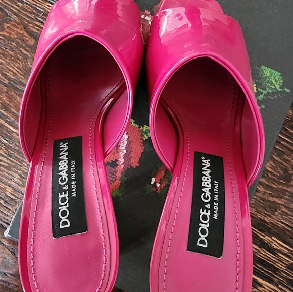 Dolce & Gabanna - Picture 4 of 4